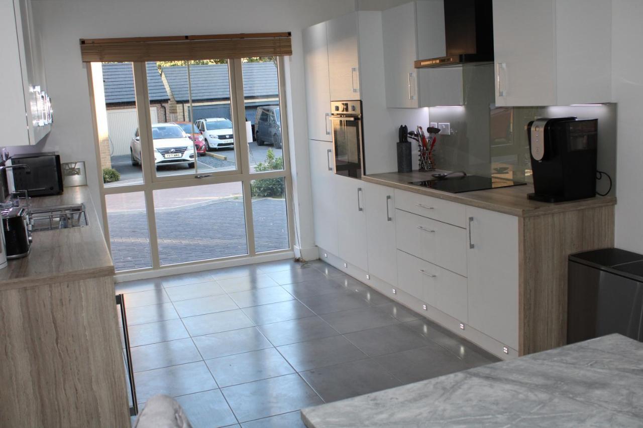 Haven - Spacious Luxury Home Perfect For Families, Couples And Contractors! 5Mins To Xscape And Junction 32! Castleford Exterior foto
